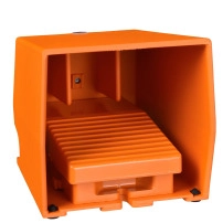 Крачен превключвател SINGLE FOOT SWITCH XPER WITH COVER METAL